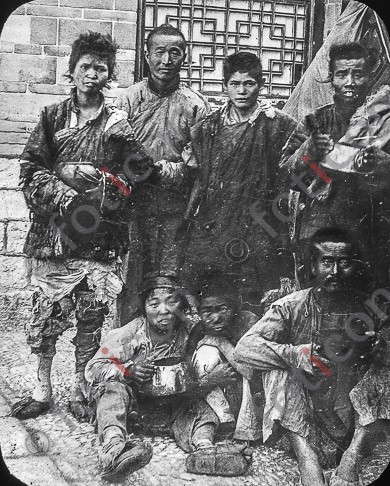 Chinesische Bettler ; Chinese Beggars - Foto simon-173a-023-sw.jpg | foticon.de - Bilddatenbank für Motive aus Geschichte und Kultur